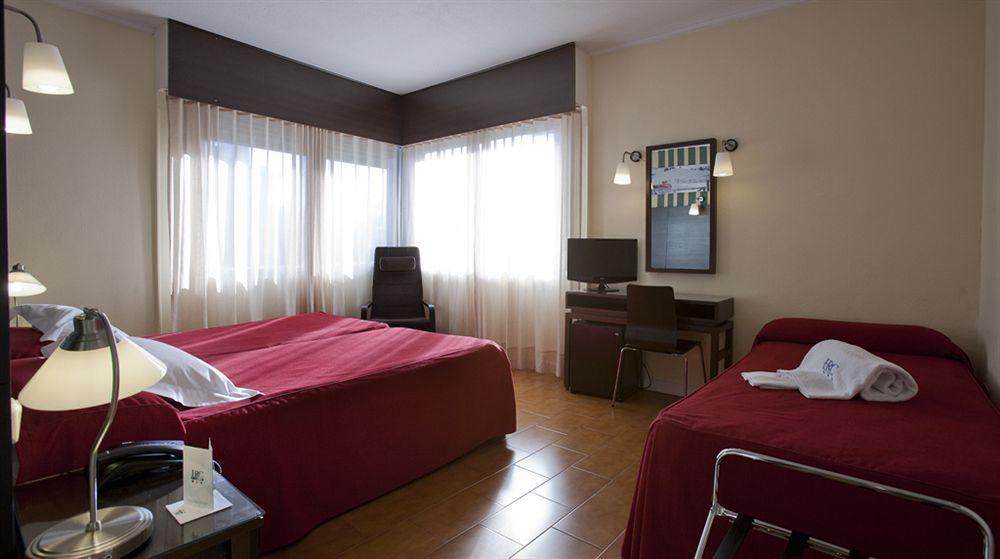 Hrc Hotel Madrid Exterior photo