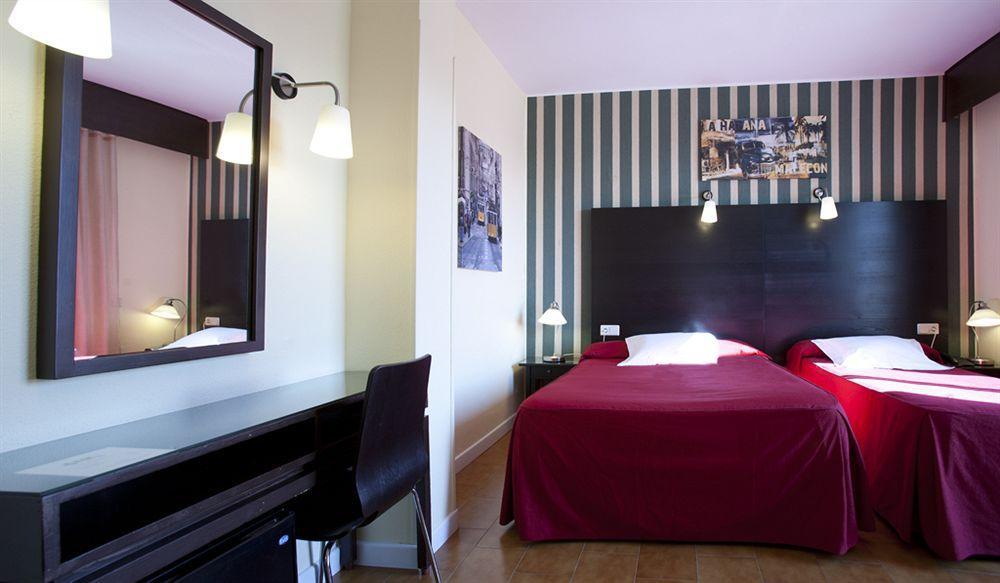 Hrc Hotel Madrid Exterior photo