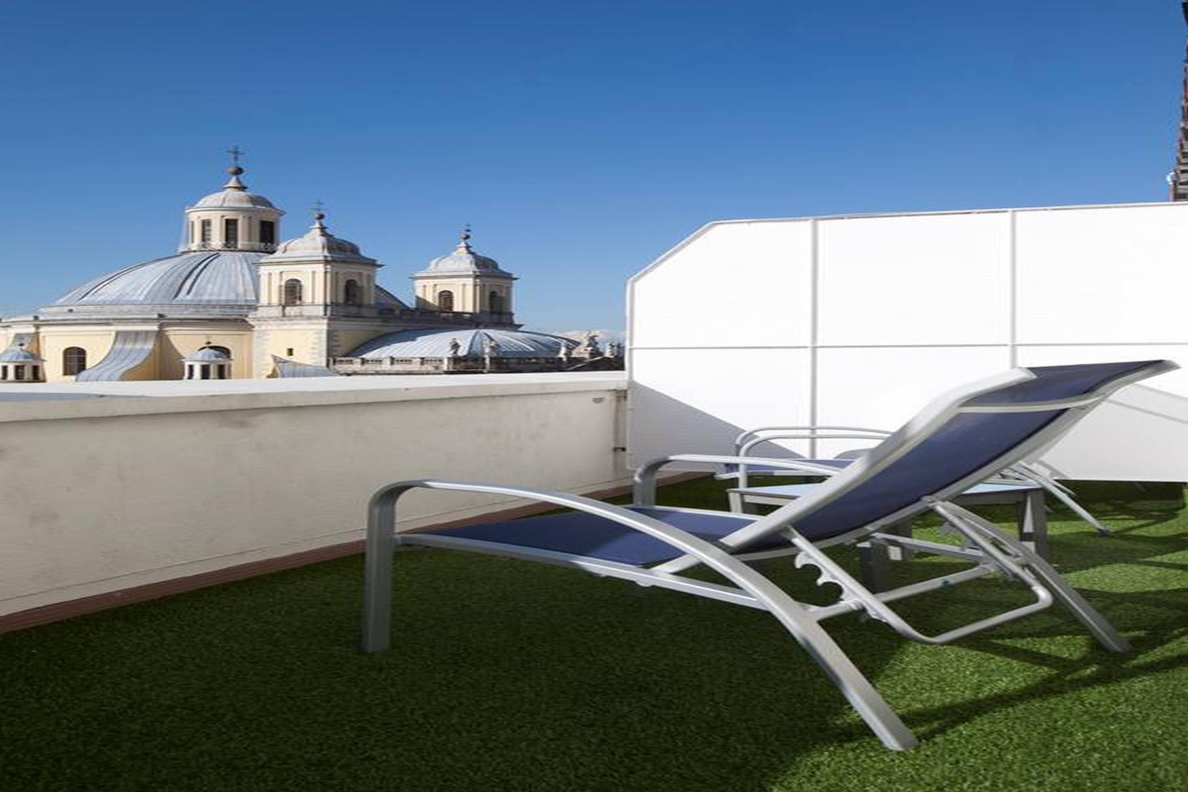 Hrc Hotel Madrid Exterior photo